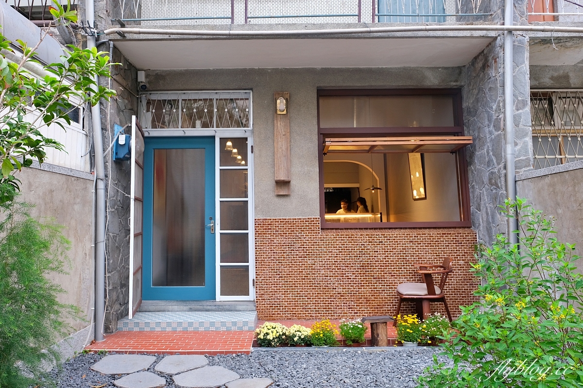 台中西區｜LENKA蘭卡三店，模範商圈老宅甜點館，鬧中取靜的下午茶時光 @飛天璇的口袋