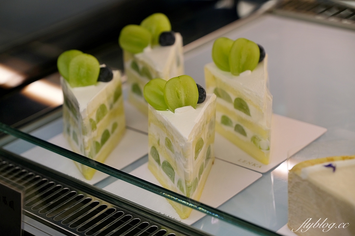 台中西區｜LENKA蘭卡三店，模範商圈老宅甜點館，鬧中取靜的下午茶時光 @飛天璇的口袋