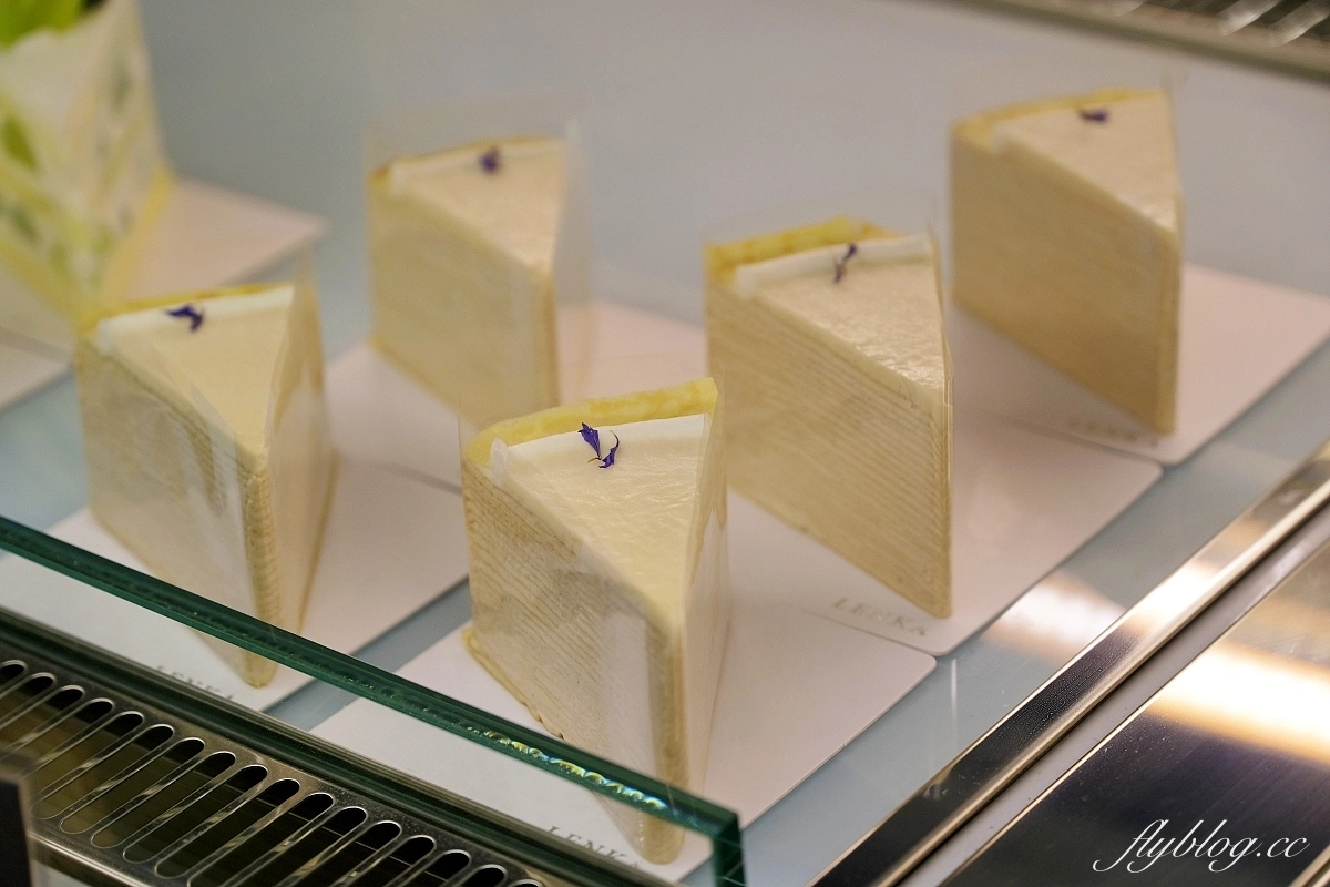 台中西區｜LENKA蘭卡三店，模範商圈老宅甜點館，鬧中取靜的下午茶時光 @飛天璇的口袋