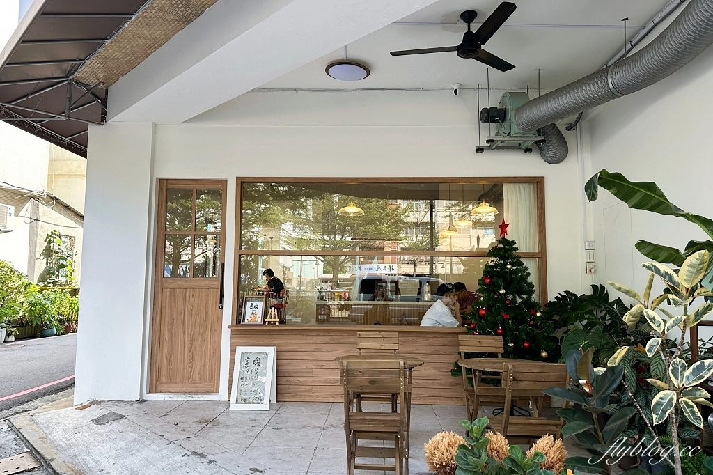 台中西區｜裹腹 Grab Food Brunch，Sogo百貨後方巷弄裡的早午餐店，台中寵物友善咖啡館 @飛天璇的口袋