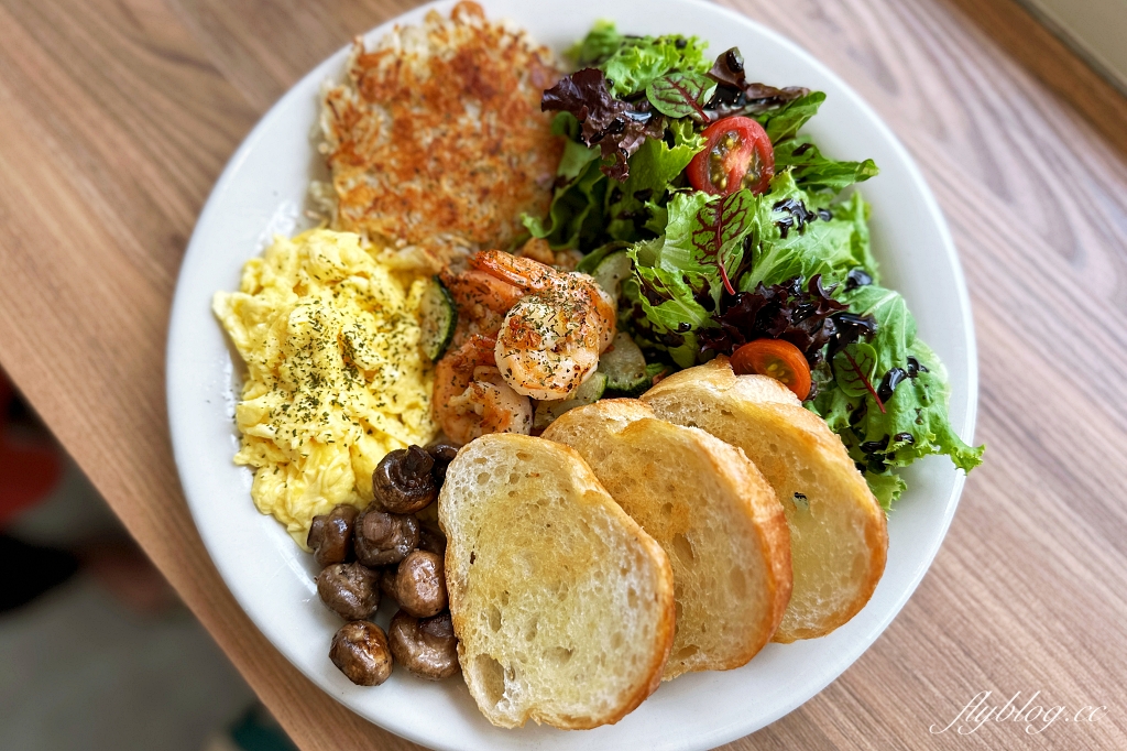 台中西區｜裹腹 Grab Food Brunch，Sogo百貨後方巷弄裡的早午餐店，台中寵物友善咖啡館 @飛天璇的口袋