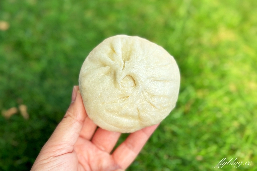 台中北屯｜水電工鮮肉包，水電工轉賣包子闖出另外一片春天，真材實料又美味的肉包店 @飛天璇的口袋