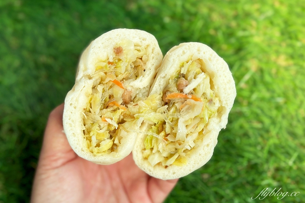 台中北屯｜水電工鮮肉包，水電工轉賣包子闖出另外一片春天，真材實料又美味的肉包店 @飛天璇的口袋