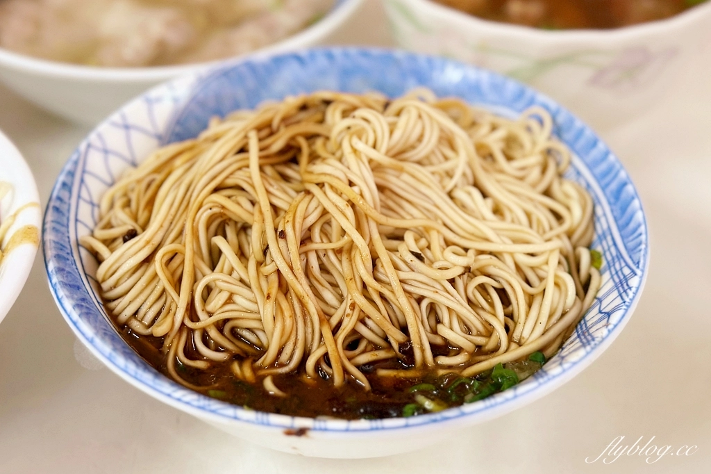 宜蘭美食｜復興路炸醬麵，宜蘭炸醬麵三兄弟之一，食量不大的請點小碗的就好 @飛天璇的口袋