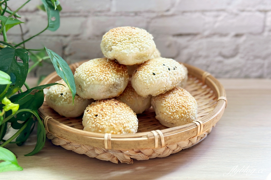 宜蘭五結｜阿賢碳烤燒餅．宜蘭超美味的五結碳烤燒餅店，一個只要10元銅板價 @飛天璇的口袋