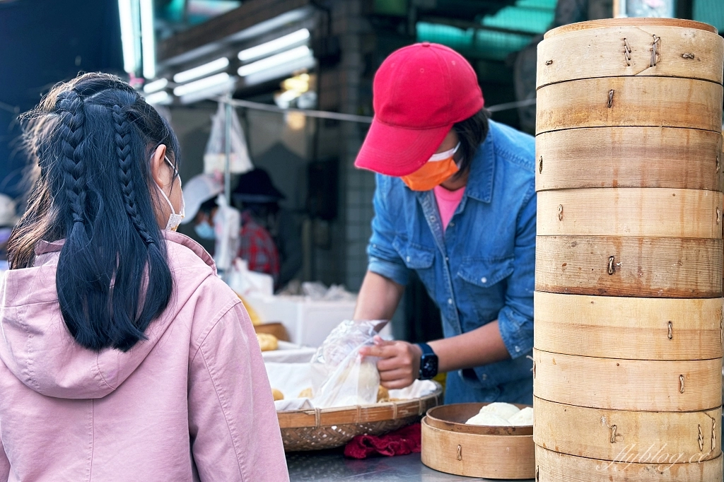 台中西屯｜華美包子，華美市場裡的包子饅頭，老麵發酵饅頭又Q又好吃 @飛天璇的口袋