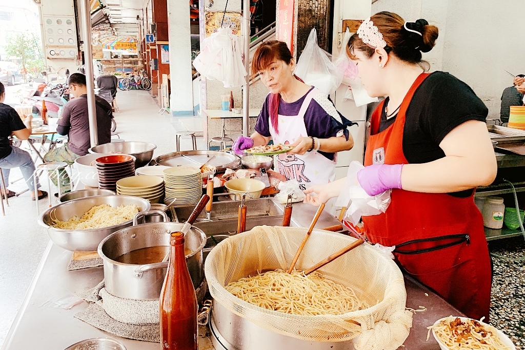 彰化員林｜阿發拉仔麵．超過30年的市場美食，在地人都知道的超火紅小吃 @飛天璇的口袋