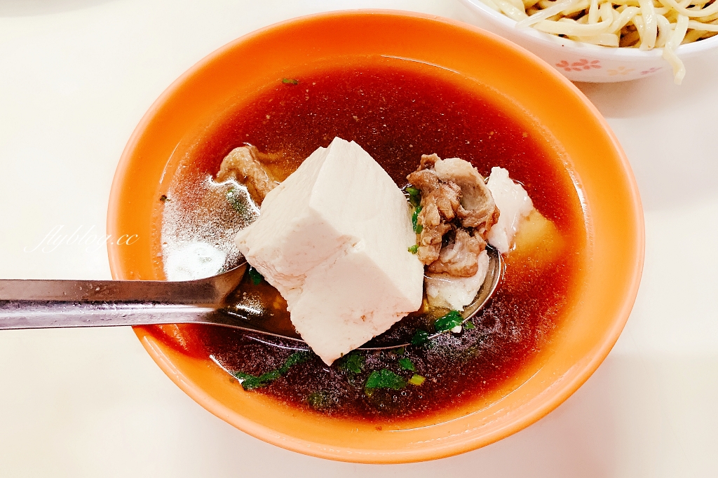 彰化員林｜阿發拉仔麵．超過30年的市場美食，在地人都知道的超火紅小吃 @飛天璇的口袋