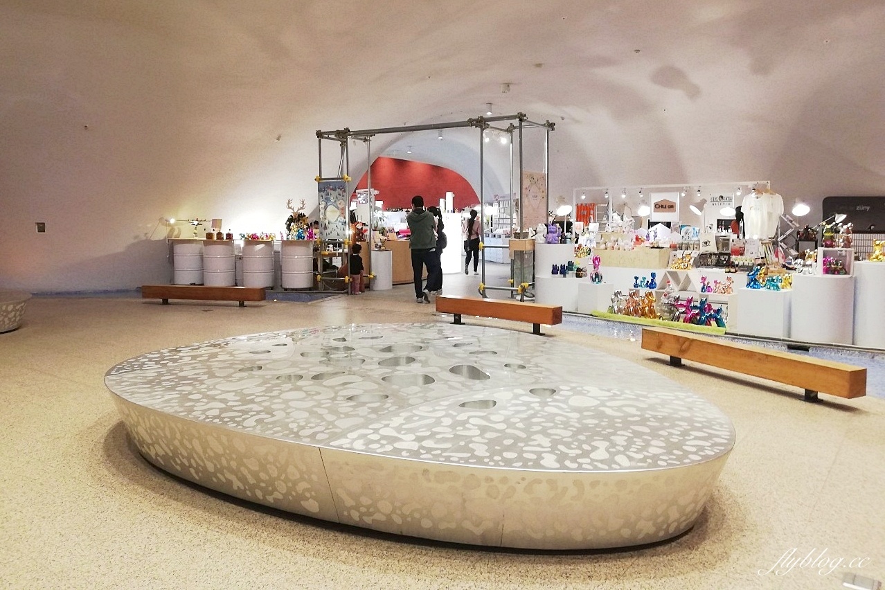 台中國家歌劇院｜2022台中聖誕節活動，瘋耶誕@歌劇院，空中花園出現可愛的嬌兔三窟 @飛天璇的口袋