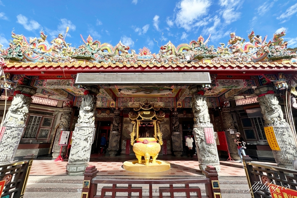 台中東區｜台中南天宮，146公尺的聖帝大神像，體驗穿唐服Cosplay，還可以借發財金 @飛天璇的口袋