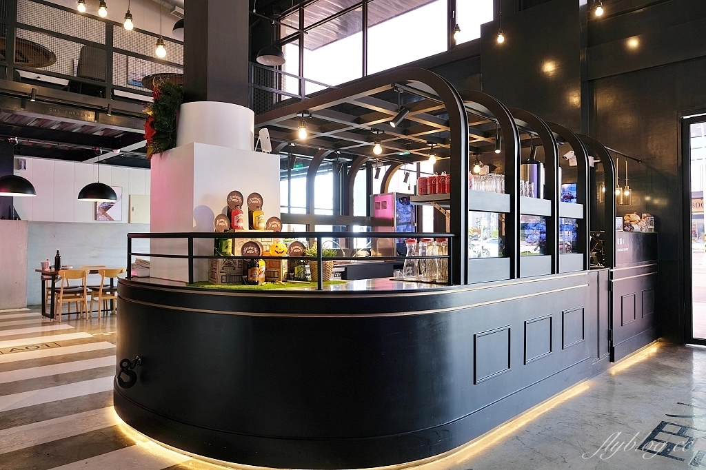 鴻龍宴餐廳｜台中現撈活蝦料理，把整條船都開進餐廳裡 @飛天璇的口袋