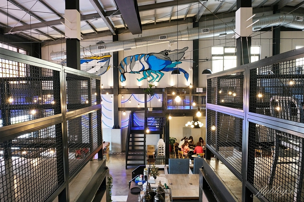 鴻龍宴餐廳｜台中現撈活蝦料理，把整條船都開進餐廳裡 @飛天璇的口袋