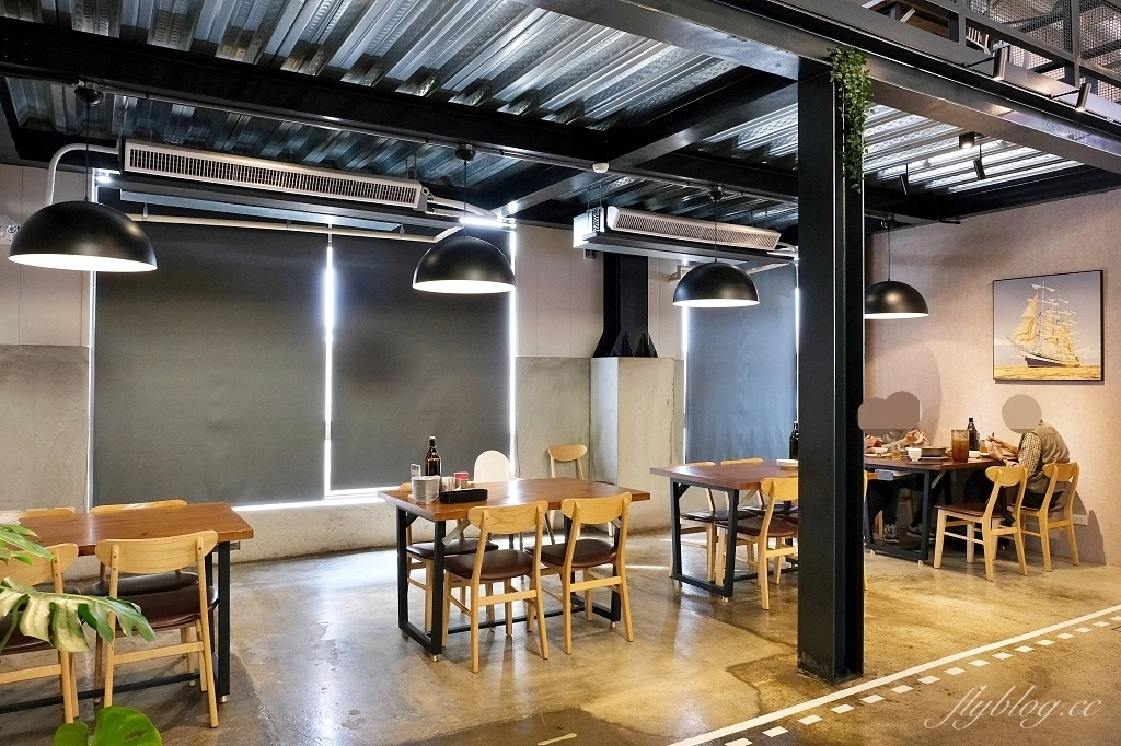 鴻龍宴餐廳｜台中現撈活蝦料理，把整條船都開進餐廳裡 @飛天璇的口袋