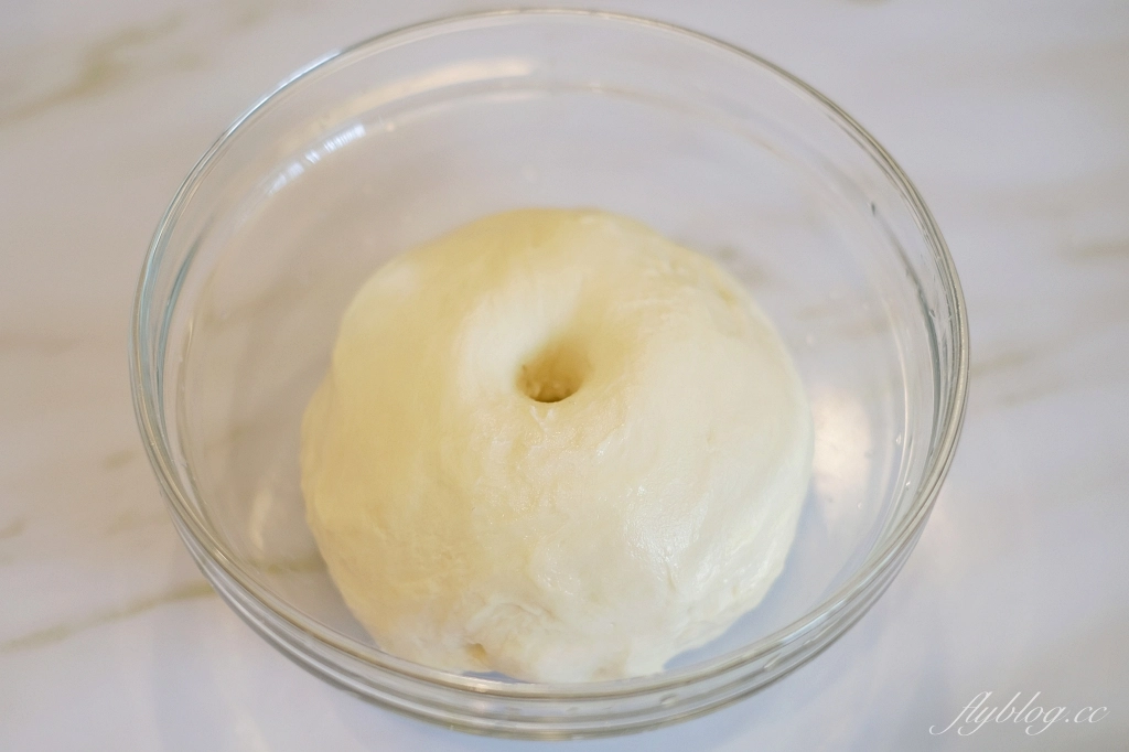 甜甜圈食譜｜雪碧甜甜圈｜想吃甜甜圈又懶得等發酵？！雪碧做甜甜圈偷吃步做法 @飛天璇的口袋