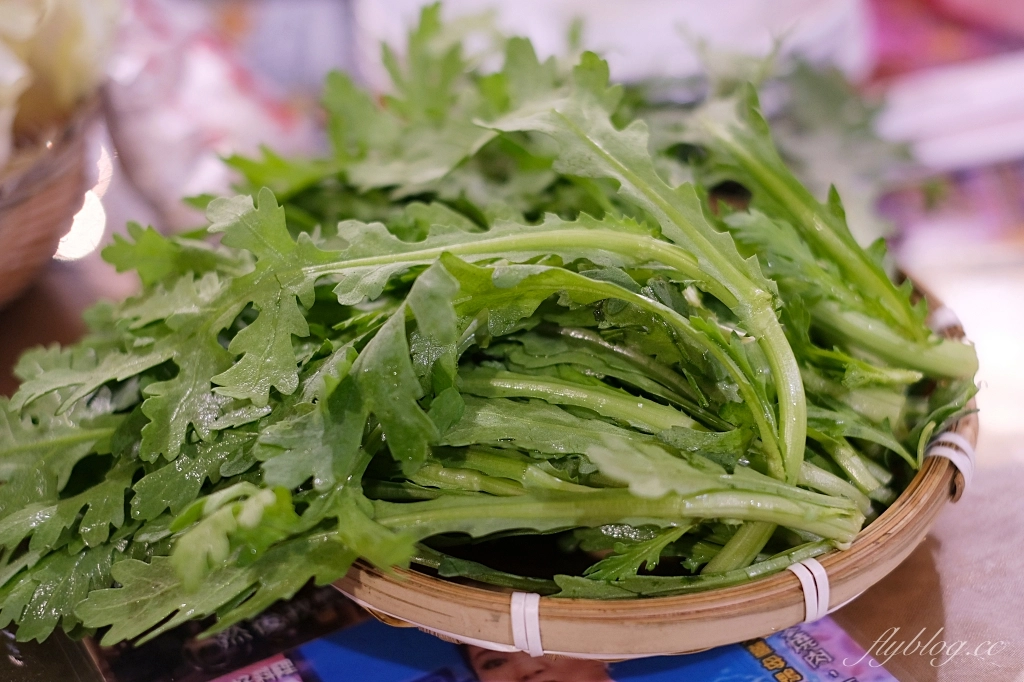 台中南區｜藝品薑母鴨．陶鍋煮的古早味薑母鴨，白甘蔗熬煮的湯頭超清甜 @飛天璇的口袋