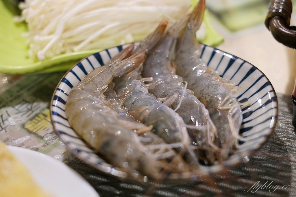 台中南區｜藝品薑母鴨．陶鍋煮的古早味薑母鴨，白甘蔗熬煮的湯頭超清甜 @飛天璇的口袋