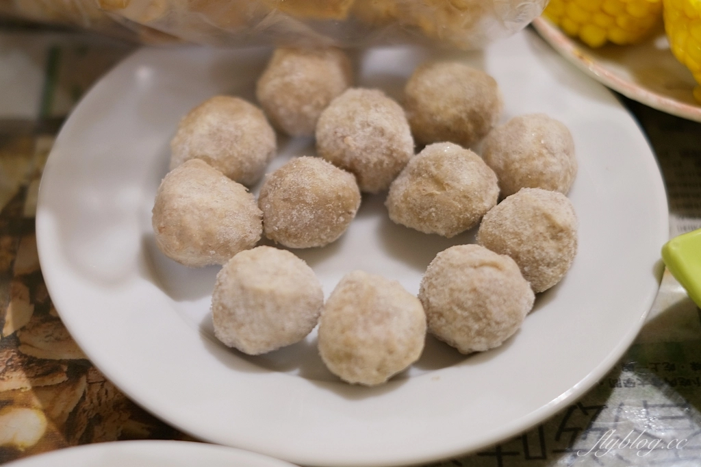 台中南區｜藝品薑母鴨．陶鍋煮的古早味薑母鴨，白甘蔗熬煮的湯頭超清甜 @飛天璇的口袋