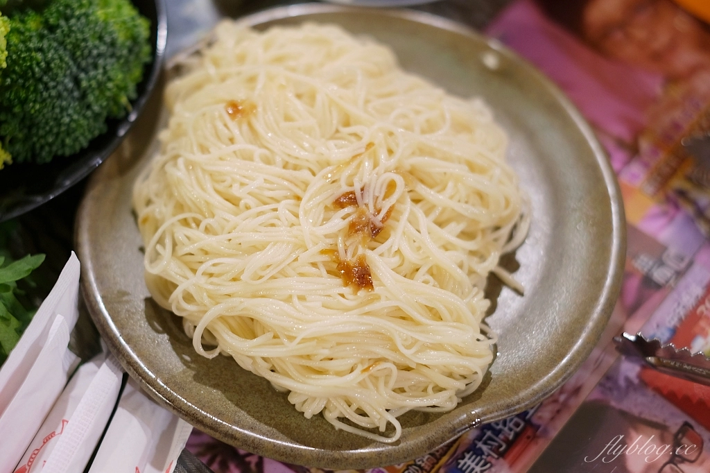 台中南區｜藝品薑母鴨．陶鍋煮的古早味薑母鴨，白甘蔗熬煮的湯頭超清甜 @飛天璇的口袋