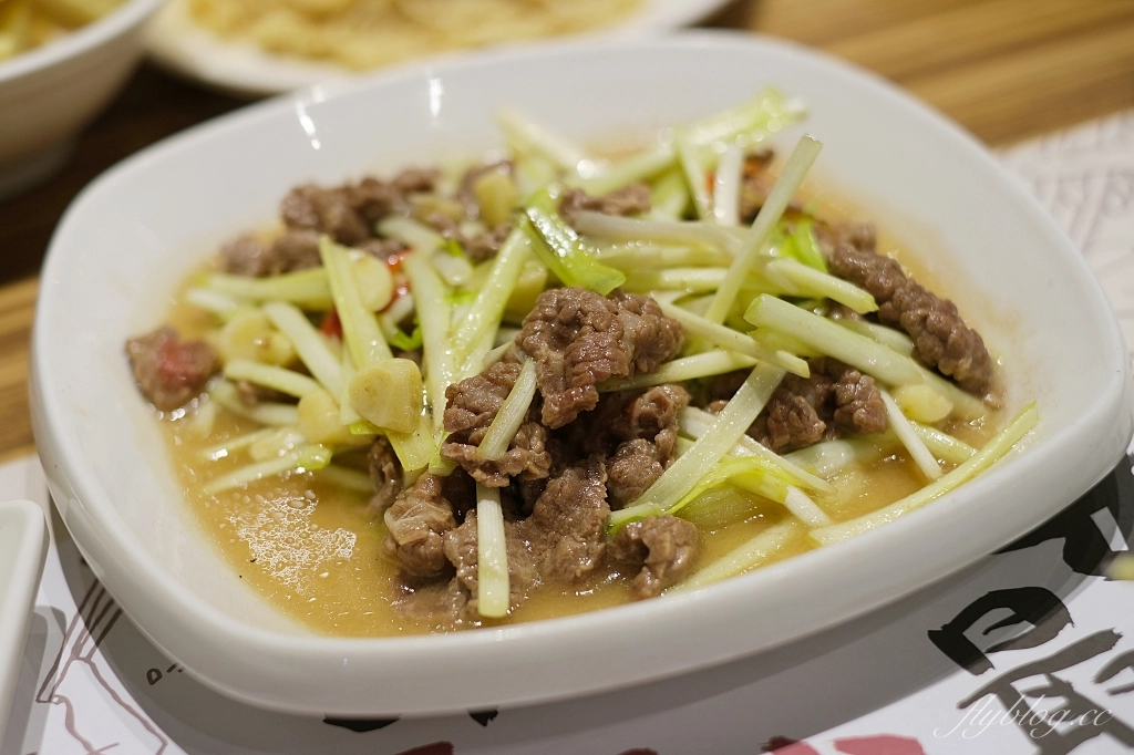 台中北屯｜尚牛二館．台中米其林必比登推薦牛肉鍋，搬到北屯新址生意一樣嗆嗆滾 @飛天璇的口袋