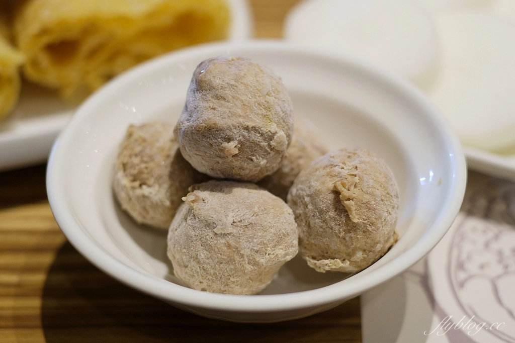 台中北屯｜尚牛二館．台中米其林必比登推薦牛肉鍋，搬到北屯新址生意一樣嗆嗆滾 @飛天璇的口袋