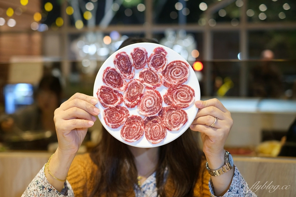 台中北屯｜尚牛二館．台中米其林必比登推薦牛肉鍋，搬到北屯新址生意一樣嗆嗆滾 @飛天璇的口袋