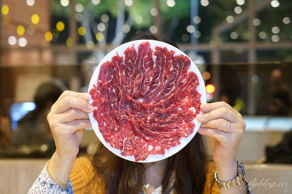 台中北屯｜尚牛二館．台中米其林必比登推薦牛肉鍋，搬到北屯新址生意一樣嗆嗆滾 @飛天璇的口袋