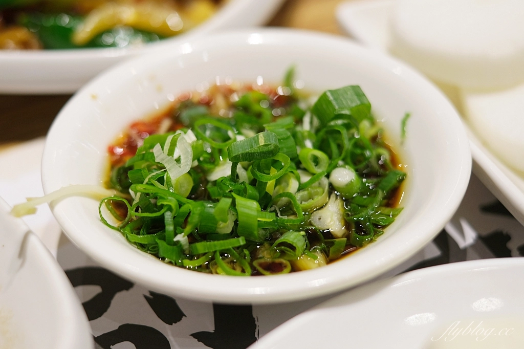 台中北屯｜尚牛二館．台中米其林必比登推薦牛肉鍋，搬到北屯新址生意一樣嗆嗆滾 @飛天璇的口袋