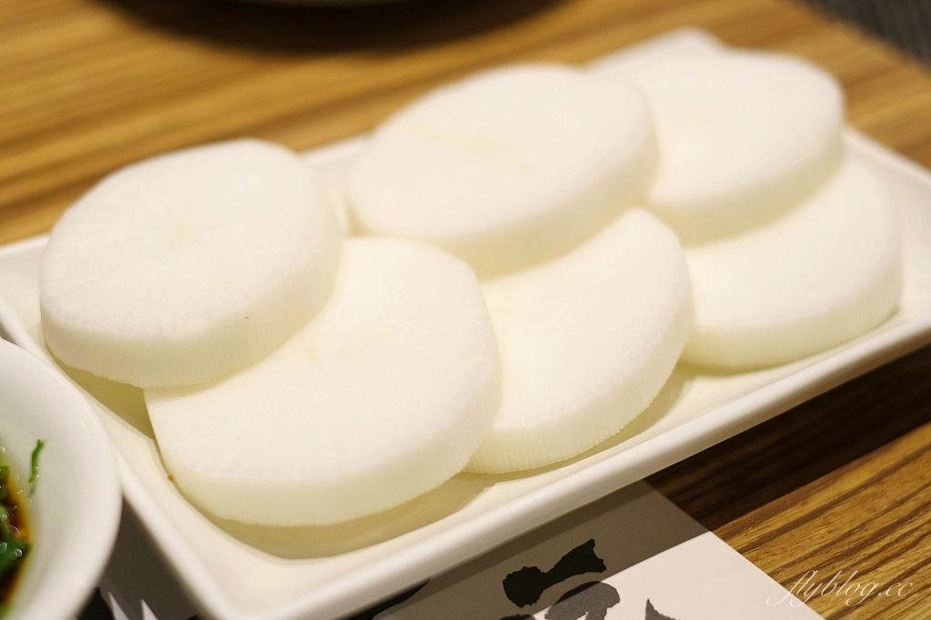 台中北屯｜尚牛二館．台中米其林必比登推薦牛肉鍋，搬到北屯新址生意一樣嗆嗆滾 @飛天璇的口袋