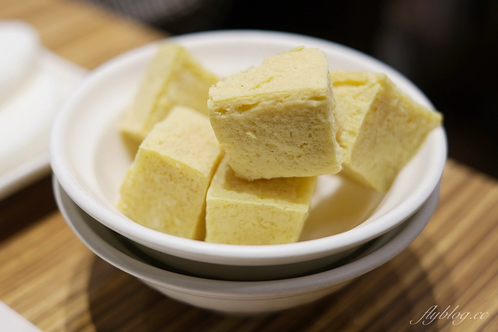 台中北屯｜尚牛二館．台中米其林必比登推薦牛肉鍋，搬到北屯新址生意一樣嗆嗆滾 @飛天璇的口袋