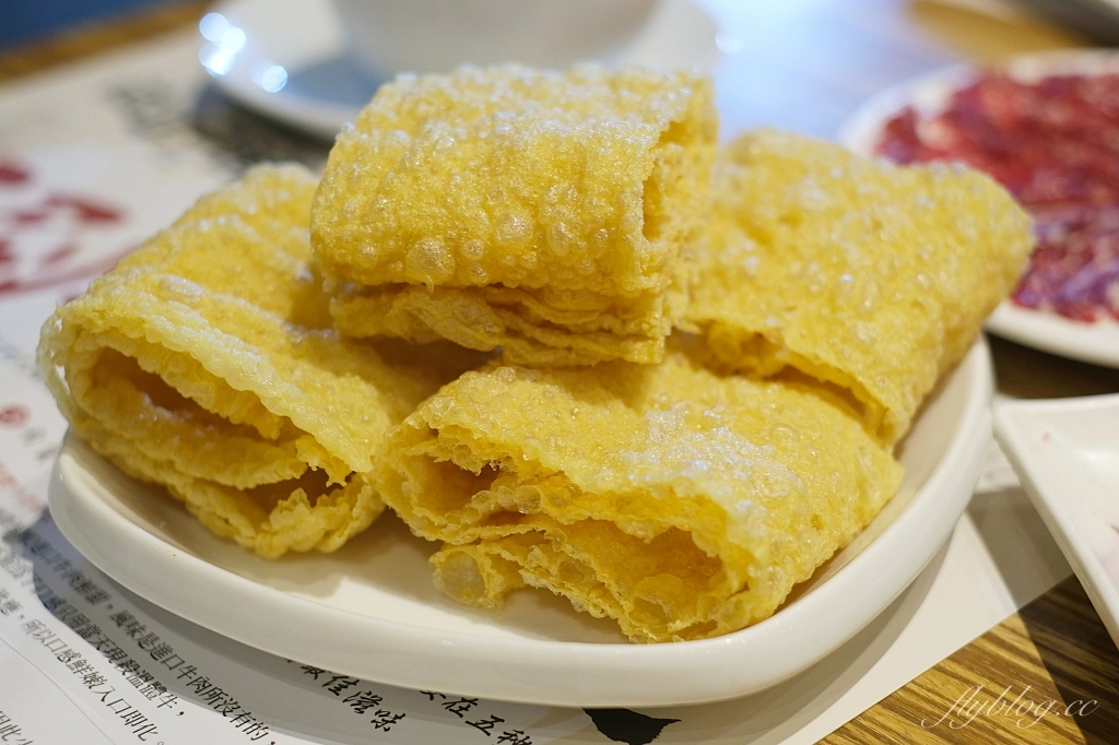 台中北屯｜尚牛二館．台中米其林必比登推薦牛肉鍋，搬到北屯新址生意一樣嗆嗆滾 @飛天璇的口袋