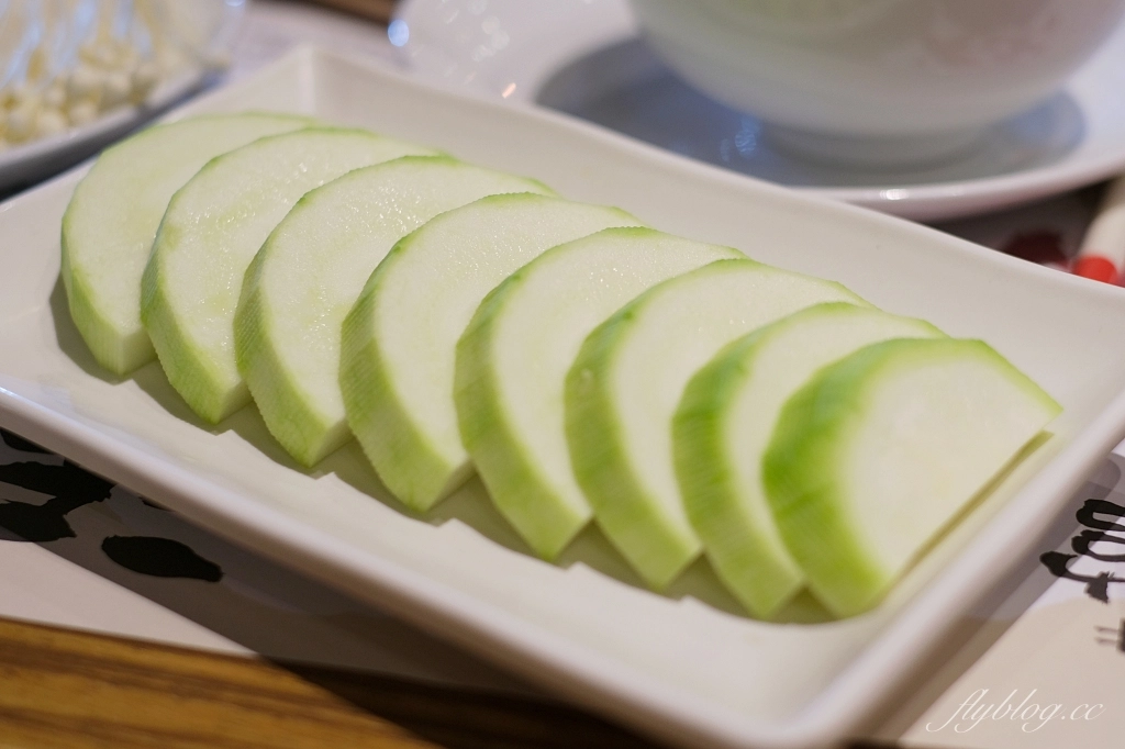 台中北屯｜尚牛二館．台中米其林必比登推薦牛肉鍋，搬到北屯新址生意一樣嗆嗆滾 @飛天璇的口袋