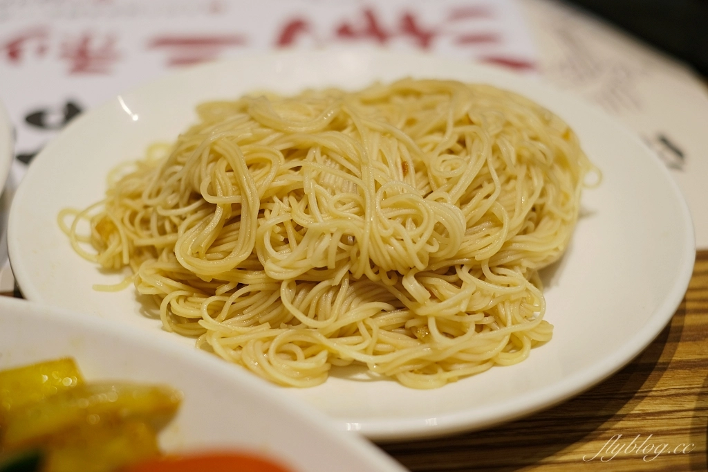 台中北屯｜尚牛二館．台中米其林必比登推薦牛肉鍋，搬到北屯新址生意一樣嗆嗆滾 @飛天璇的口袋