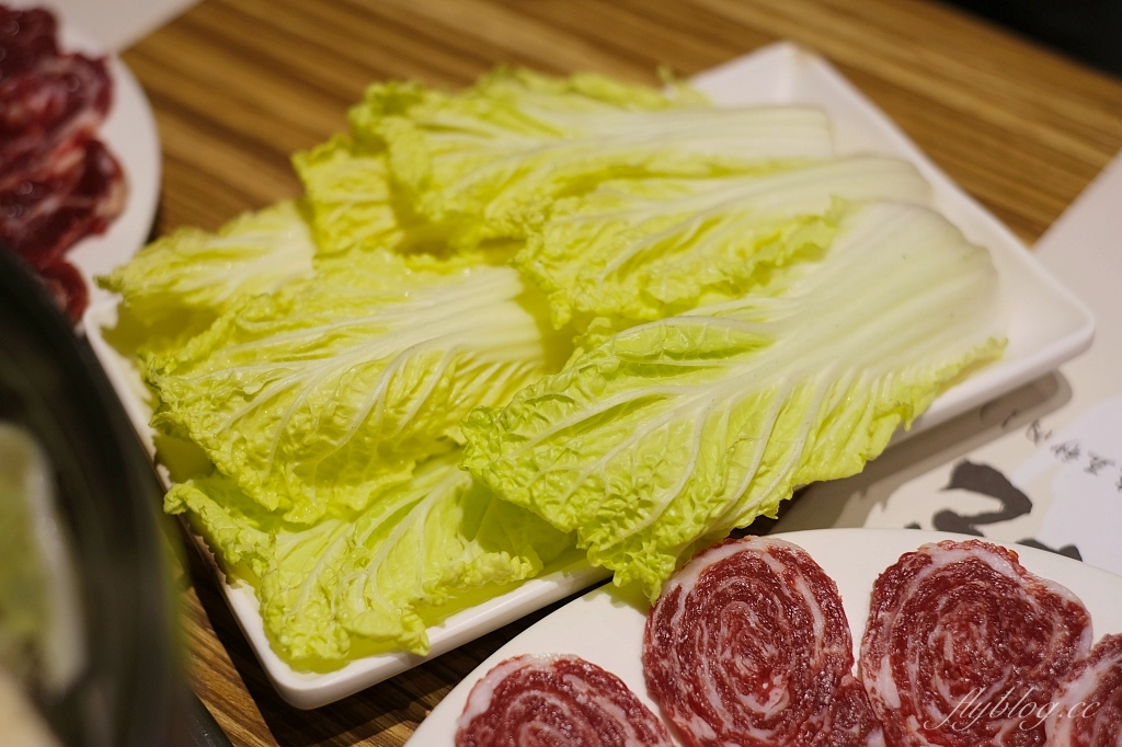 台中北屯｜尚牛二館．台中米其林必比登推薦牛肉鍋，搬到北屯新址生意一樣嗆嗆滾 @飛天璇的口袋