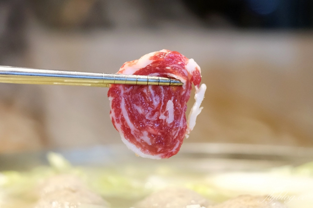 台中北屯｜尚牛二館．台中米其林必比登推薦牛肉鍋，搬到北屯新址生意一樣嗆嗆滾 @飛天璇的口袋