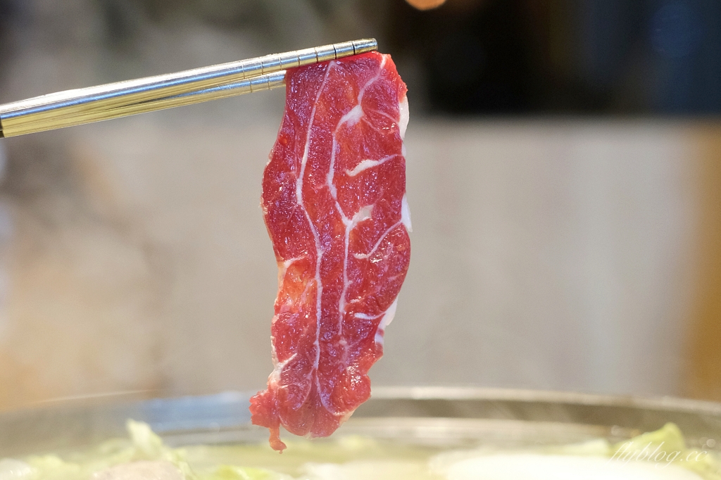 台中北屯｜尚牛二館．台中米其林必比登推薦牛肉鍋，搬到北屯新址生意一樣嗆嗆滾 @飛天璇的口袋