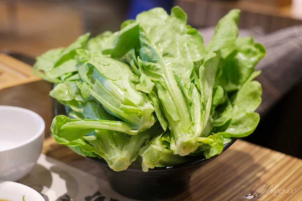 台中北屯｜尚牛二館．台中米其林必比登推薦牛肉鍋，搬到北屯新址生意一樣嗆嗆滾 @飛天璇的口袋