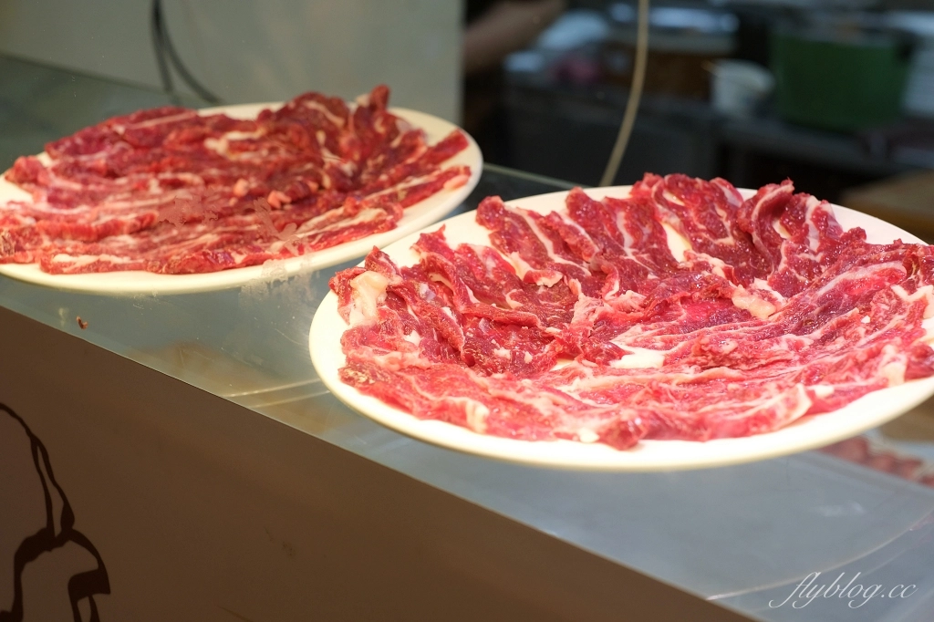 台中北屯｜尚牛二館．台中米其林必比登推薦牛肉鍋，搬到北屯新址生意一樣嗆嗆滾 @飛天璇的口袋