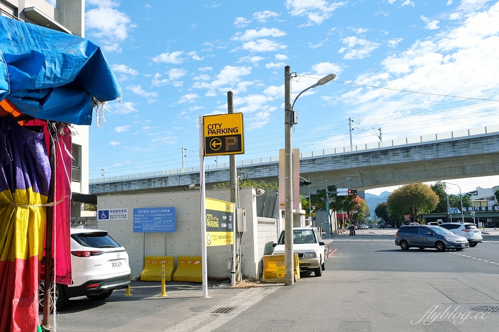 台中東區｜台中南天宮，146公尺的聖帝大神像，體驗穿唐服Cosplay，還可以借發財金 @飛天璇的口袋