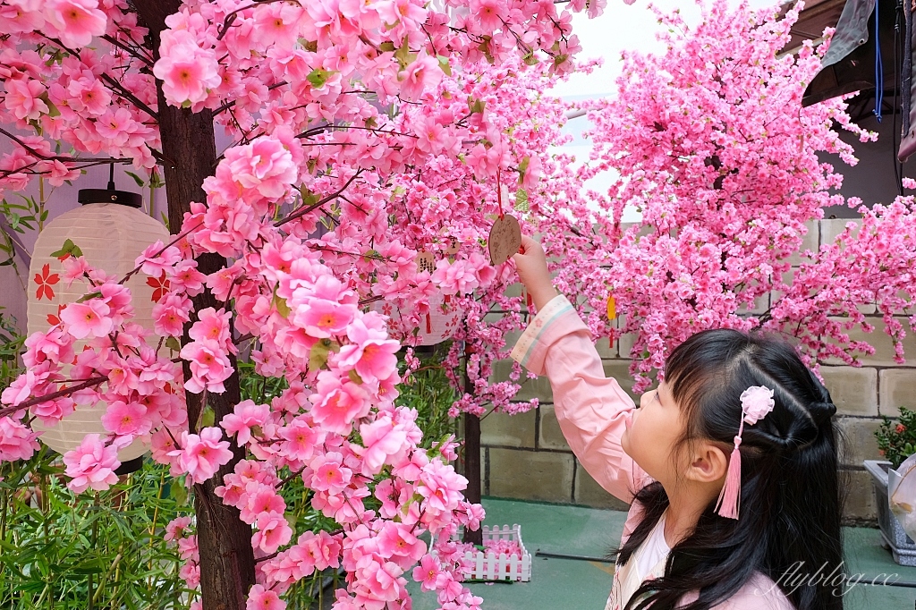 台中東區｜台中南天宮，146公尺的聖帝大神像，體驗穿唐服Cosplay，還可以借發財金 @飛天璇的口袋