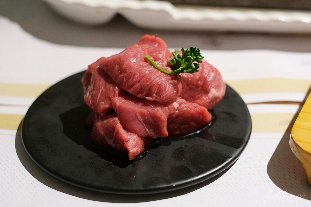 台中北屯|凱恩斯岩燒牛排.使用400度火燒岩石,品嚐澳洲牛肉的美味 @飛天璇的口袋 台中北屯|凱恩斯岩燒牛排.使用400度火燒岩石,品嚐澳洲牛肉的美味 @飛天璇的口袋