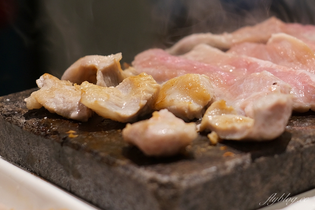 台中北屯｜凱恩斯岩燒牛排．使用400度火燒岩石，品嚐澳洲牛肉的美味 @飛天璇的口袋