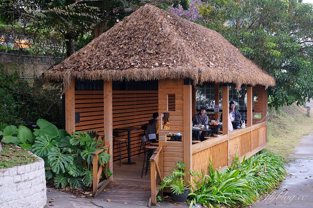 苗栗三義｜映象水岸咖啡，隱身西湖渡假村裡，充滿峇里島風的湖畔咖啡館 @飛天璇的口袋