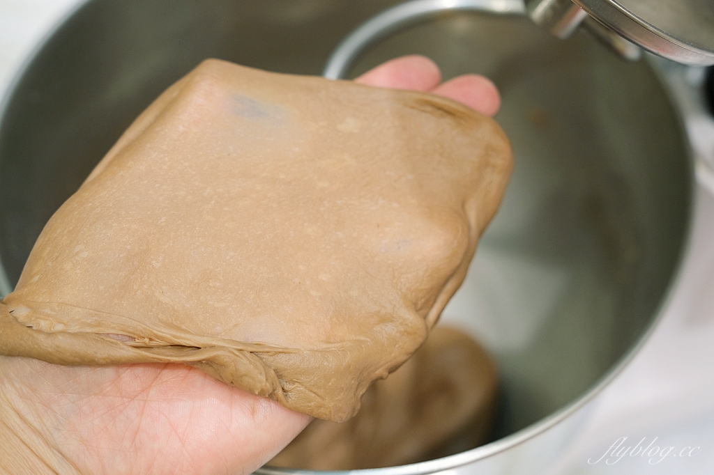 麵包食譜｜巧克力小餐包做法｜小朋友最愛的早餐麵包，烤過之後還會爆漿 @飛天璇的口袋