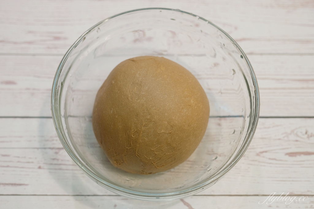 麵包食譜｜巧克力小餐包做法｜小朋友最愛的早餐麵包，烤過之後還會爆漿 @飛天璇的口袋