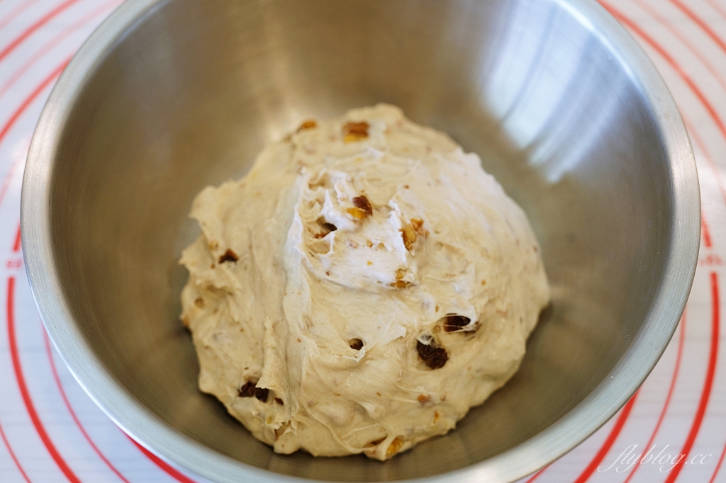 麵包食譜｜裸麥麵包做法｜麵包也可以吃得健康又營養，堅果葡萄裸麥麵包食譜分享 @飛天璇的口袋