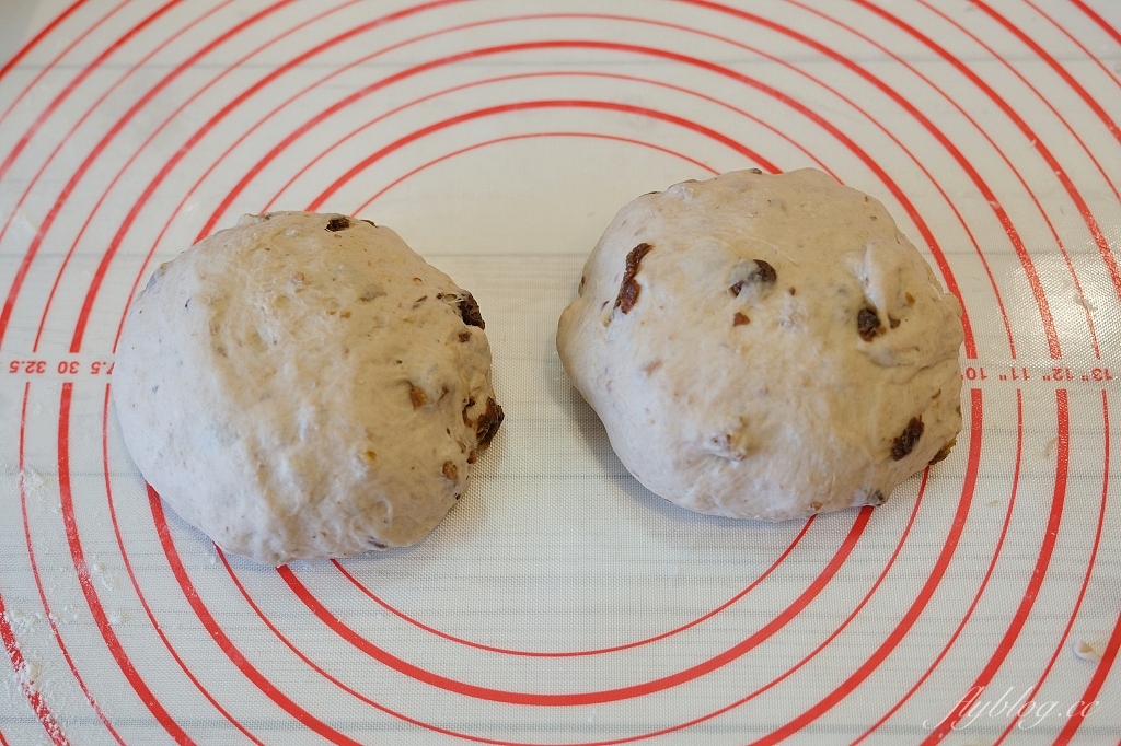 麵包食譜｜裸麥麵包做法｜麵包也可以吃得健康又營養，堅果葡萄裸麥麵包食譜分享 @飛天璇的口袋