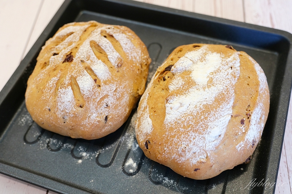 麵包食譜｜裸麥麵包做法｜麵包也可以吃得健康又營養，堅果葡萄裸麥麵包食譜分享 @飛天璇的口袋