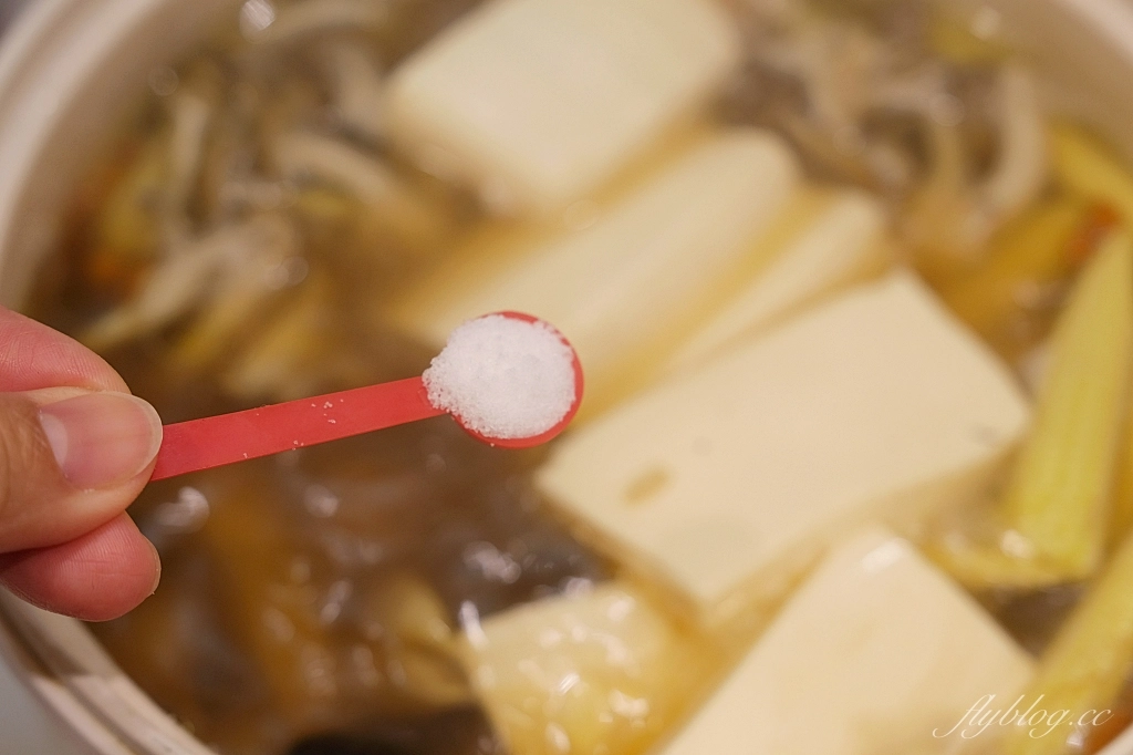 食譜分享｜肉骨茶排骨湯的做法｜冬天輕鬆在家煮一鍋肉骨茶，一鍋到底食譜超簡單 @飛天璇的口袋