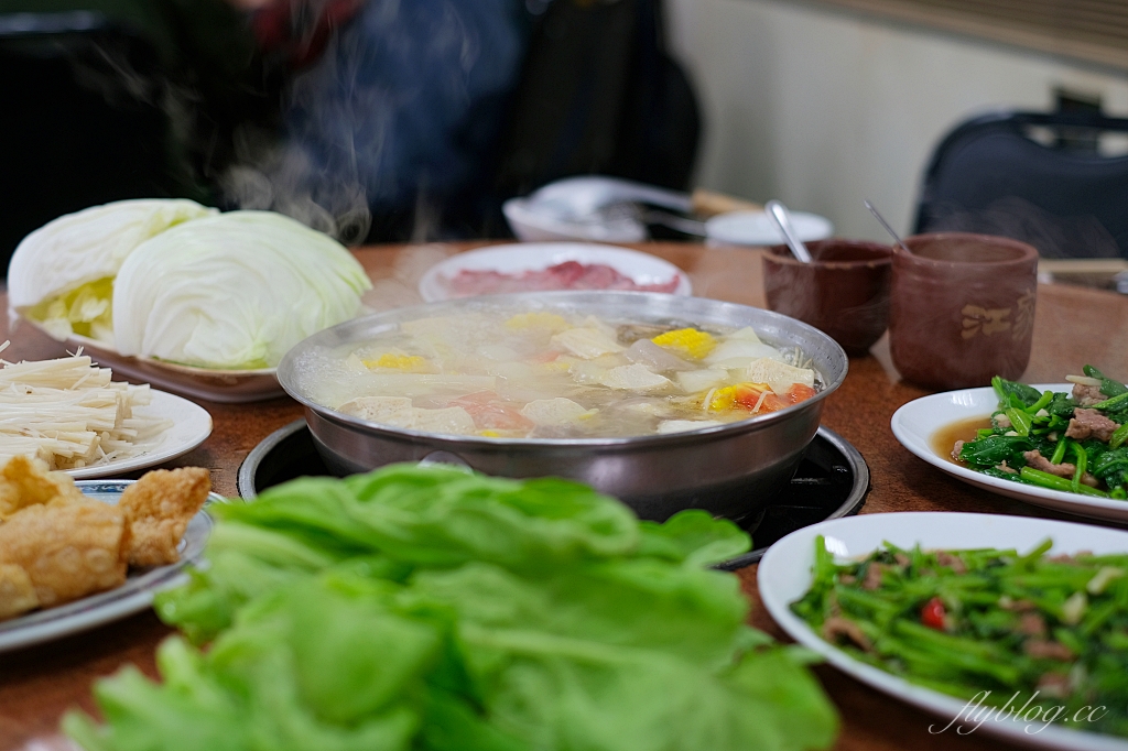 桃園中壢｜江家羊肉．隱身中壢郊外的溫體羊肉爐，生意好到沒空接電話，平日中午也座無虛席 @飛天璇的口袋