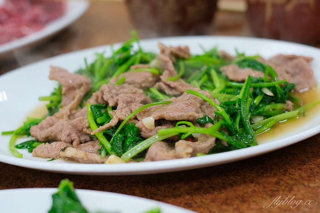 桃園中壢｜江家羊肉．隱身中壢郊外的溫體羊肉爐，生意好到沒空接電話，平日中午也座無虛席 @飛天璇的口袋